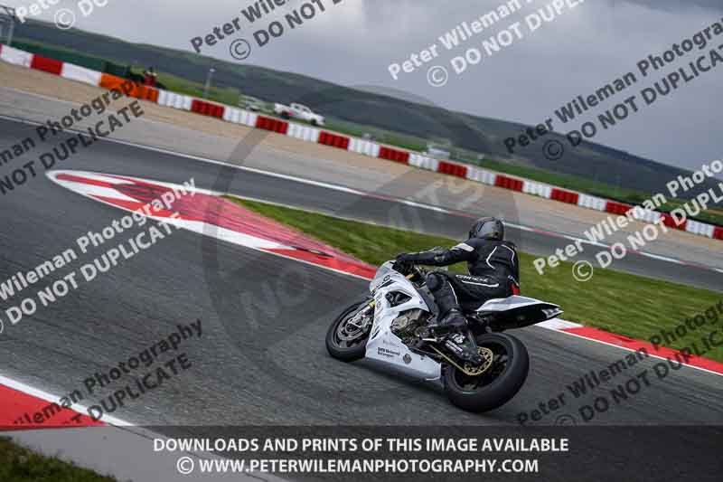 cadwell no limits trackday;cadwell park;cadwell park photographs;cadwell trackday photographs;enduro digital images;event digital images;eventdigitalimages;navarra;no limits trackdays;peter wileman photography;racing digital images;trackday digital images;trackday photos